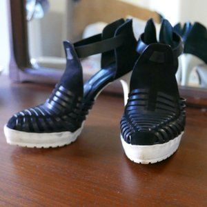 strappy leather heels BCBGMaxAzria RUNWAY sz 7M/37